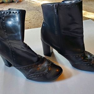 Woman's size 11 fioni boots